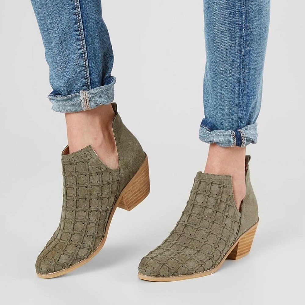 maurices mi.im olive booties faux suede lavin boho cowgirl Ankle  boots 11